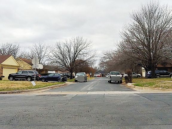 4th image of 4120 Dogwood Ln