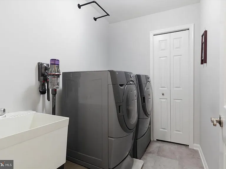 408 Huntfield Ct NE — Photo 26