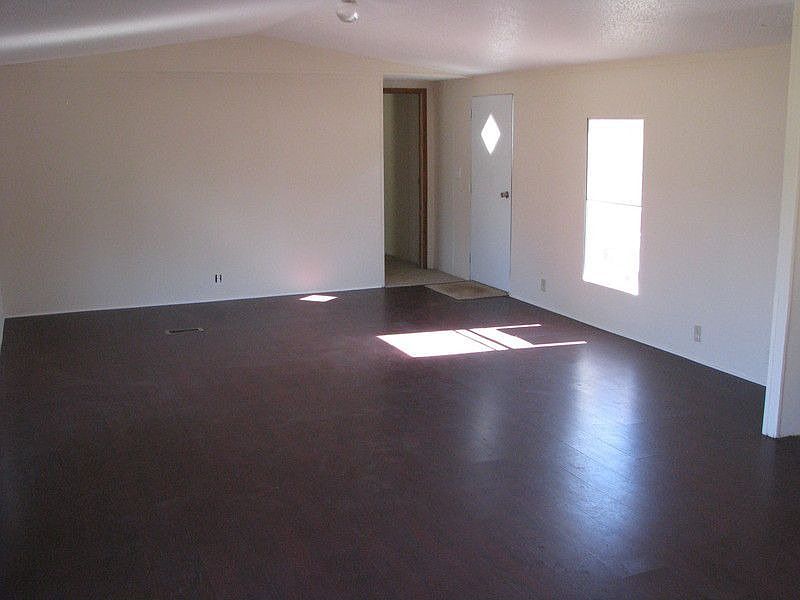 2nd image of 16471 Woodpecker Rd