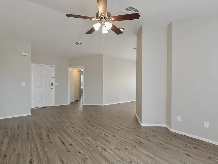 8829 E Eagle Creek Dr — Photo 4