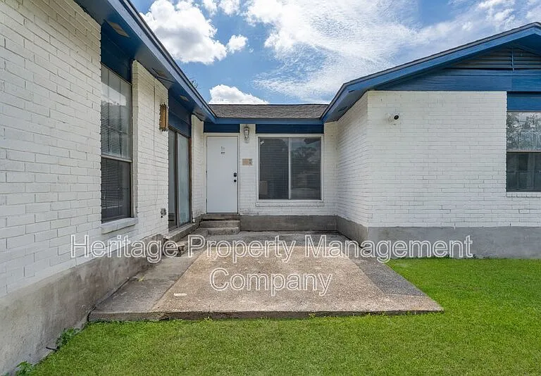 2526 Town Briar St — Photo 35