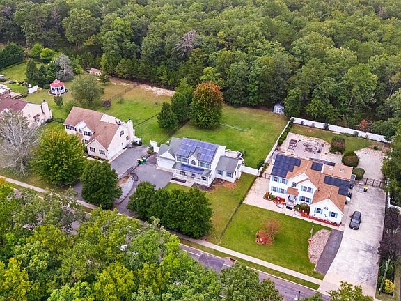 3rd image of 253 E Great Creek Rd