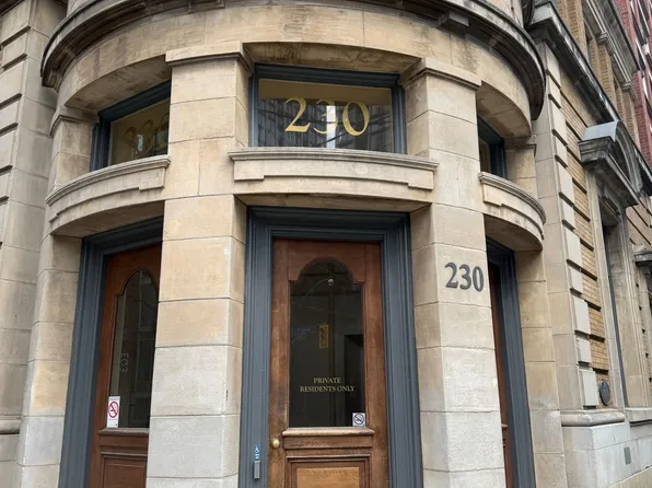 230 King St E #723, Toronto, ON M5A 1K5