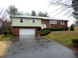 17617 Prince David Dr, Olney, MD 20832