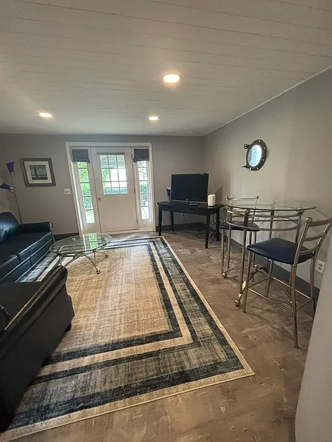 3295 Beach Rd — Photo 2