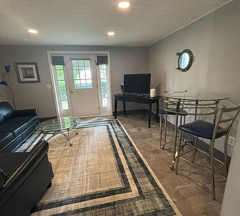 2nd image of 3295 Beach Rd #1A
