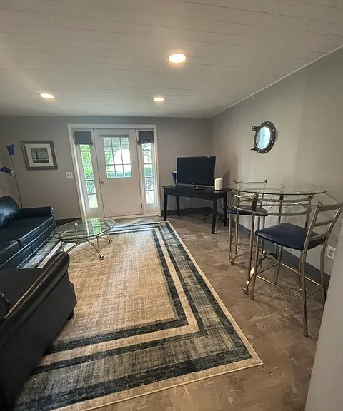 3295 Beach Rd #1A — Photo 1