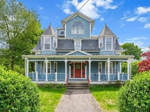 10 Washington Park, Newton, MA 02460