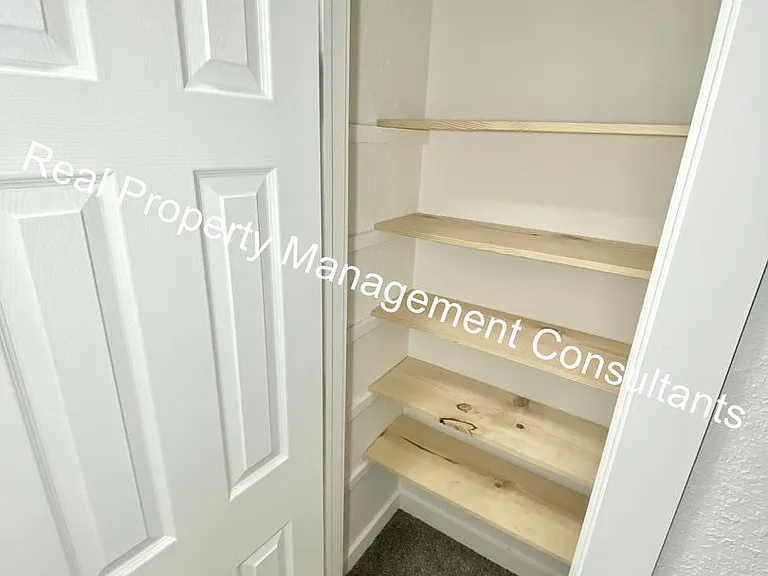 904 Twin Oaks Ter — Photo 25