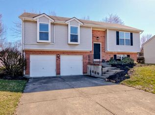 687 Mockingbird Ln, Cincinnati, OH 45244