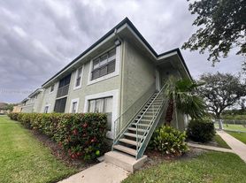 3932 NW 87th Ave