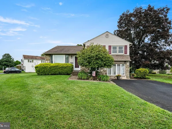 165 Henry Ave, Warminster, PA 18974
