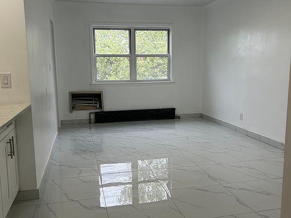 3rd image of 59-43 159th St #2