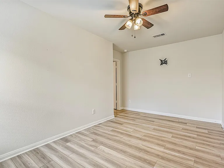 23144 Shakespeare Dr — Photo 19