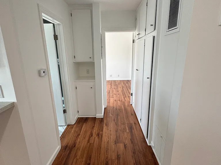 1027 N Stanley Ave #6 — Photo 7