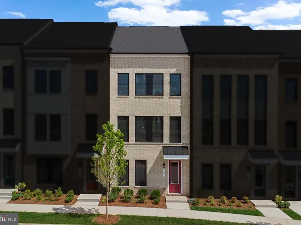 13918 Aviation Pl, Herndon, VA 20171