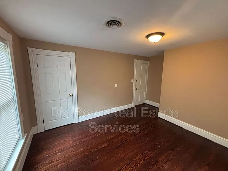 411 Millikin St — Photo 21