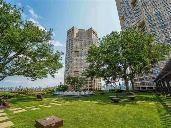 7004 Boulevard East APT 12M, West New York, NJ 07093