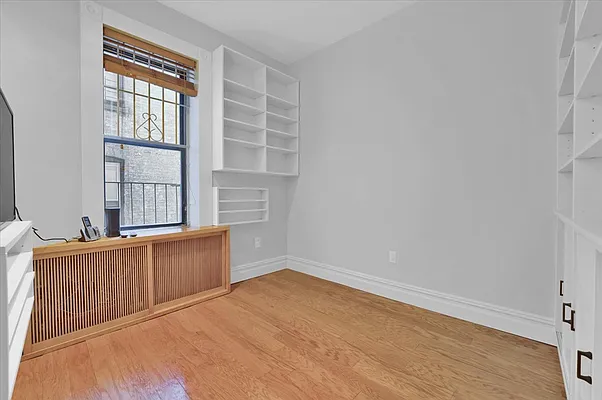 Rented by Douglas Elliman | media 6