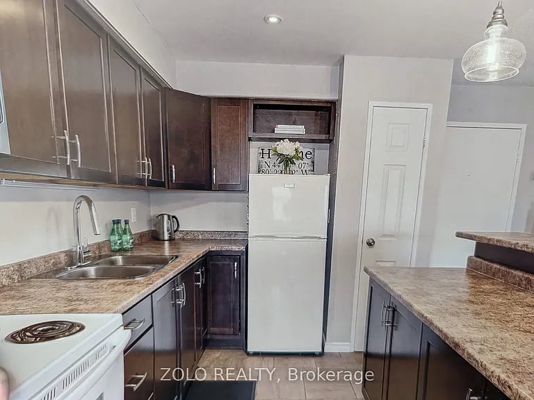 173 8th St #301 — Photo 2