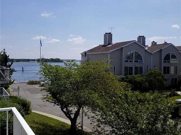 3rd image of 1 Leeward Ln