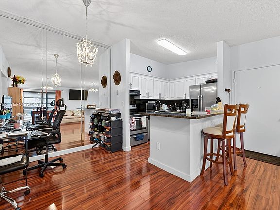4th image of 9748 S Belfort Cir #201