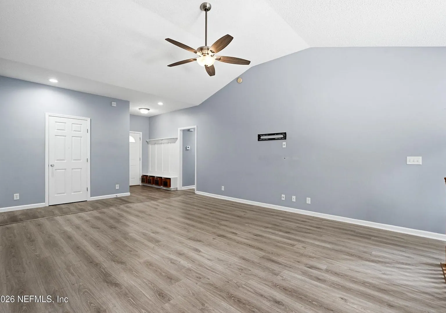 4 bedroom/ 2 bathroom home in Fort Caroline! — Photo 4