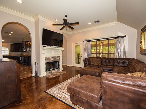 3rd image of 204 Quiet Meadows Cir