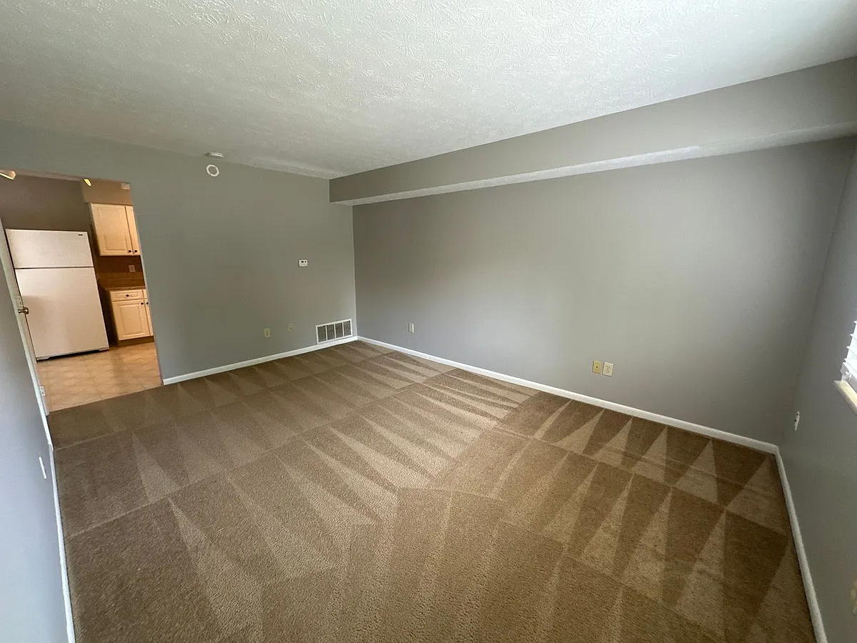 Building Photo - Wyandotte Ave 379 MLR