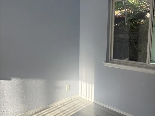 3921 5th St NW Albuquerque, NM 87107 - D, 3921 5th St NW, Albuquerque, NM 87107