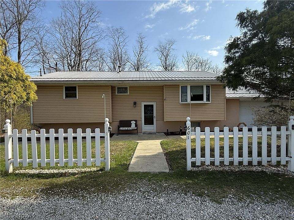 1st image of 601 Emmett Way