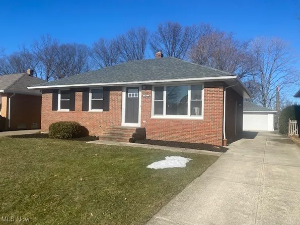 901 Elmwood Ave, Wickliffe, OH 44092