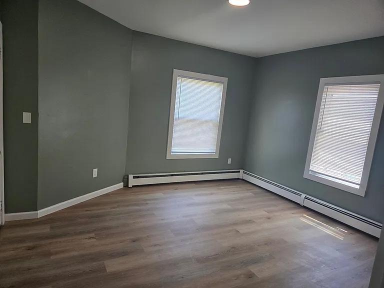 164 Grove St #1S — Photo 2