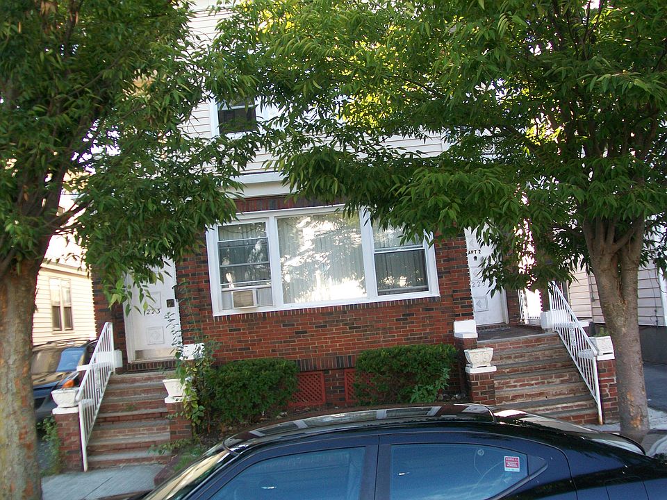 1st image of 223 Ampere Pkwy