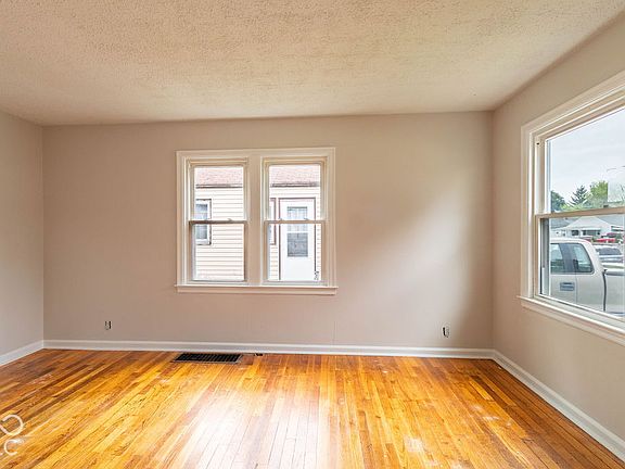 2nd image of 1810 Calhoun St