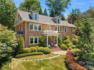 19 Blackwood Rd, Asheville, NC 28804