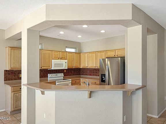 5th image of 17219 W CORDOVA Court