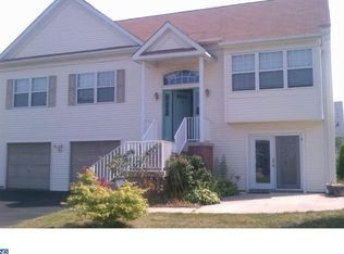 90 Weathervane Dr, Mount Royal, NJ 08061