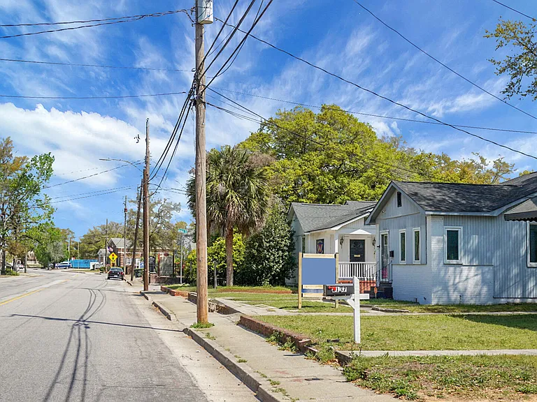 2135 Dorchester Rd — Photo 44