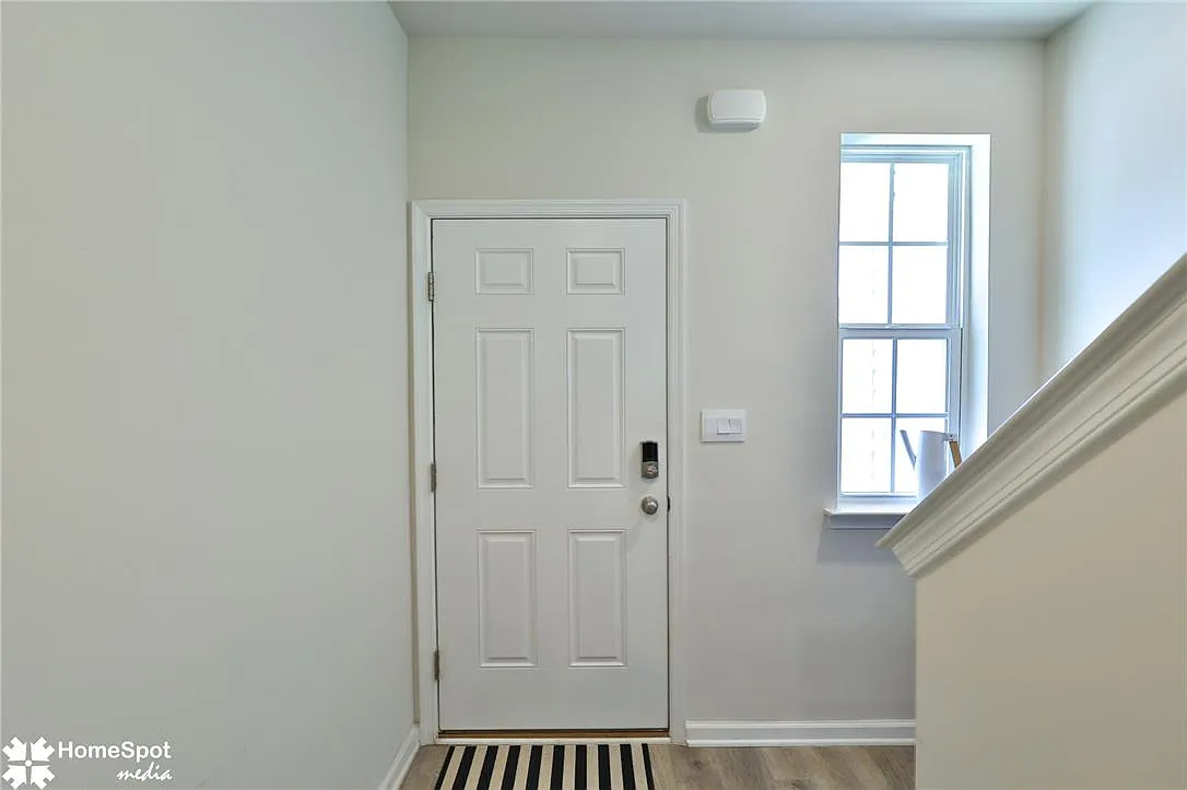 3 bed, 2.5 bath, 1500 sqft, $2,650 — Photo 3