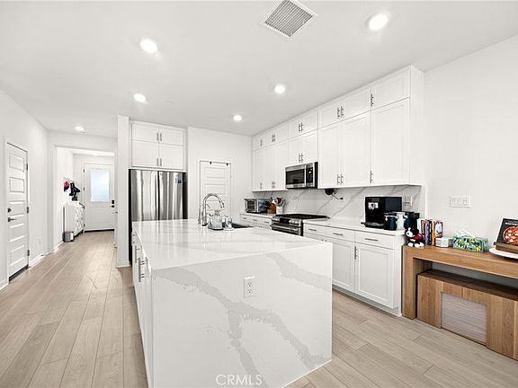 3rd image of 721 Crested Lark Rd