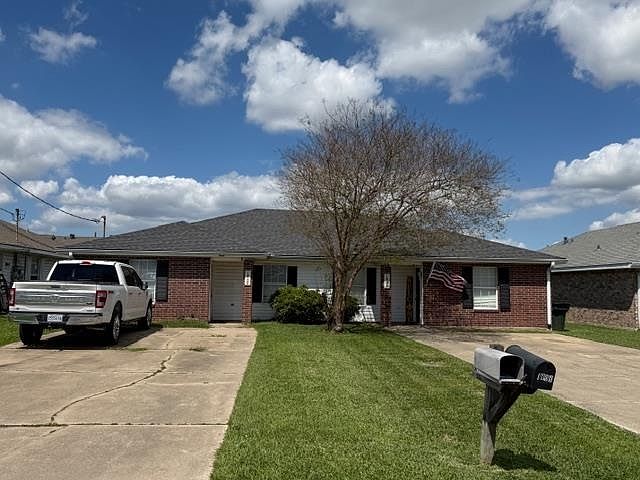 1st image of 1808-1812 S Tallowood Dr