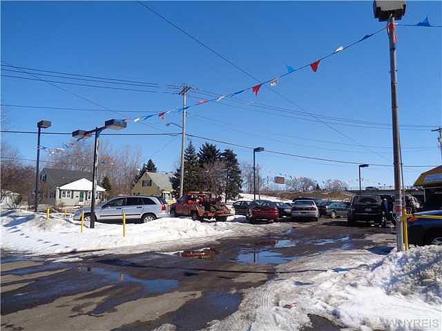 2nd image of 559 Potters Rd