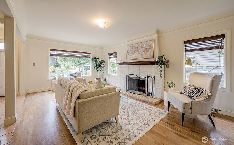 3rd image of 2623 39th Avenue SW