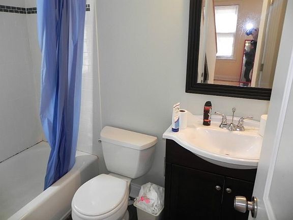 4th image of 1738 W Altgeld St #2FRNT