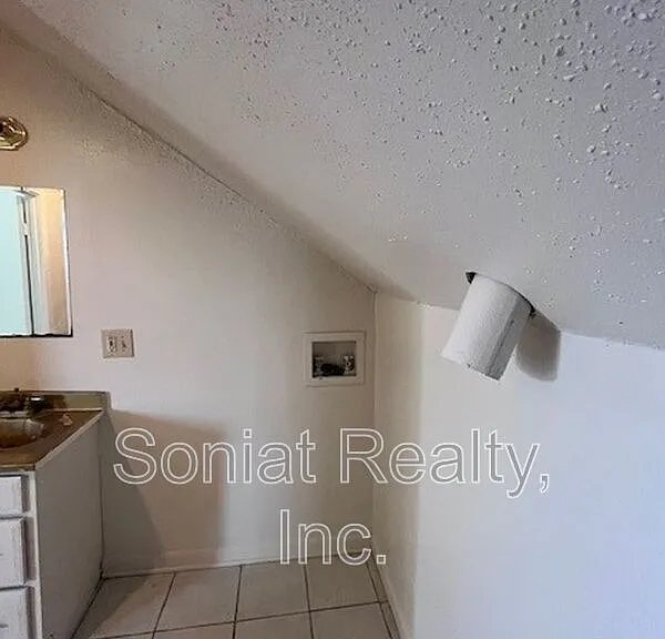 2119 N Villere St #A — Photo 11