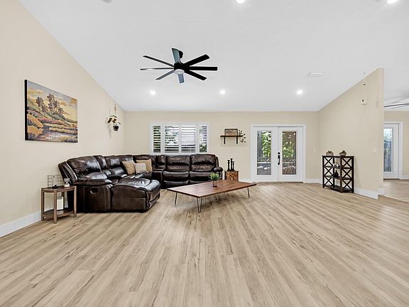 3rd image of 7921 NW 51st Street