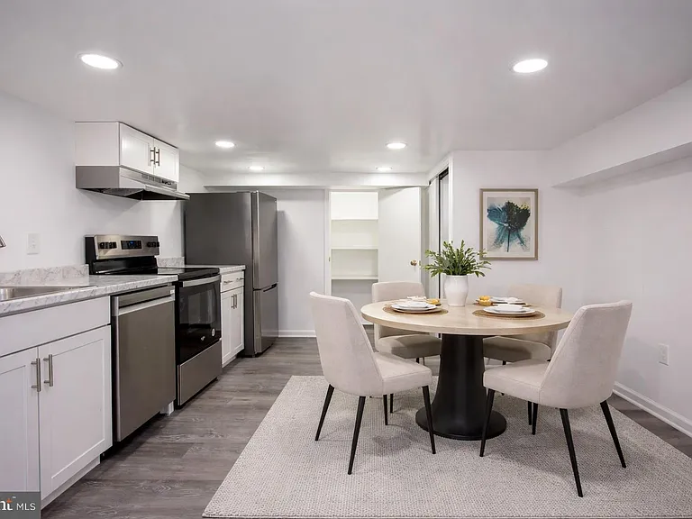 2104 Steuben Way — Photo 4