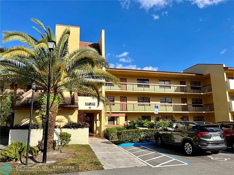 1st image of 2089 Coral Ridge Dr #305