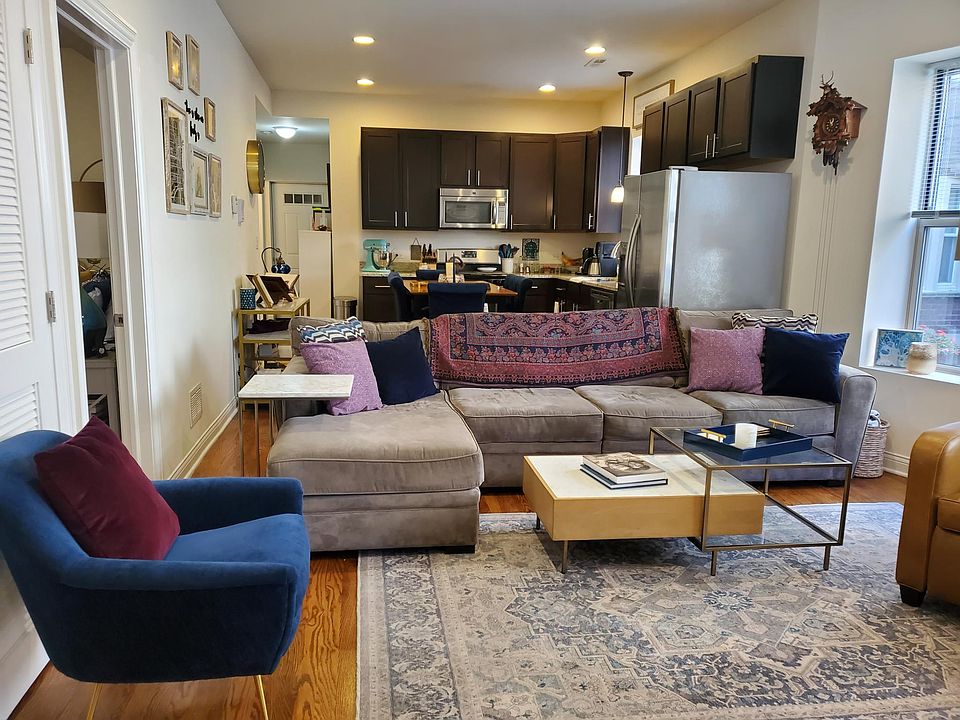1st image of 1261 W Carmen Ave #2